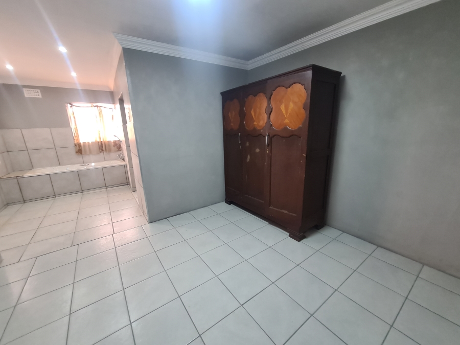 2 Bedroom Property for Sale in Roodepan Northern Cape